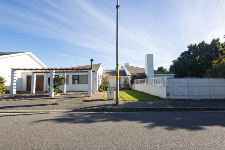 3 Bedroom Property for Sale in Bosonia Western Cape